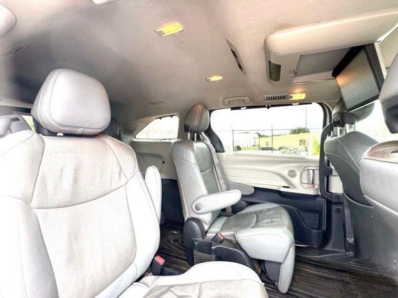 Used 2022 Toyota Sienna LimitedImage 15