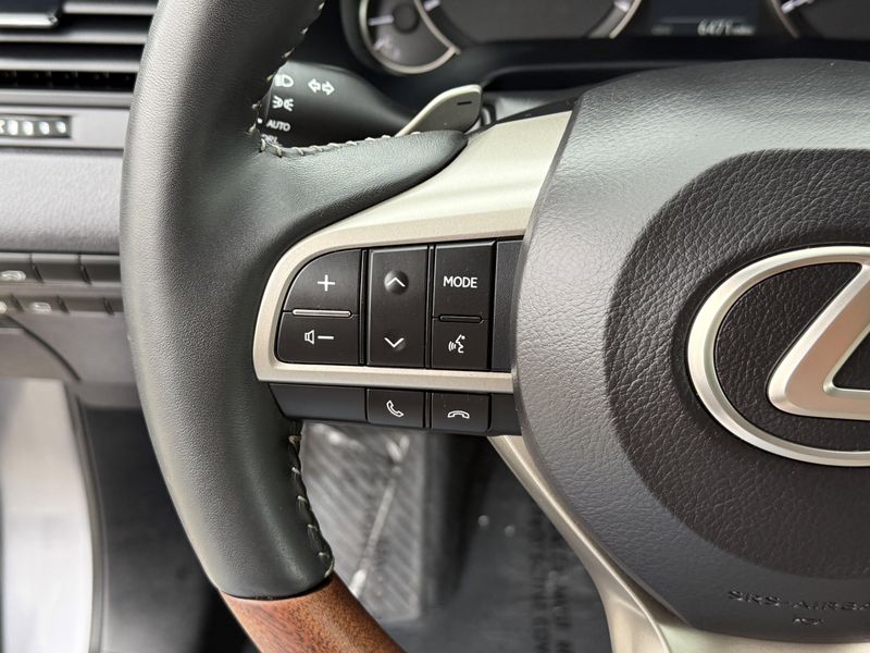 2022 Lexus RX 350Image 25