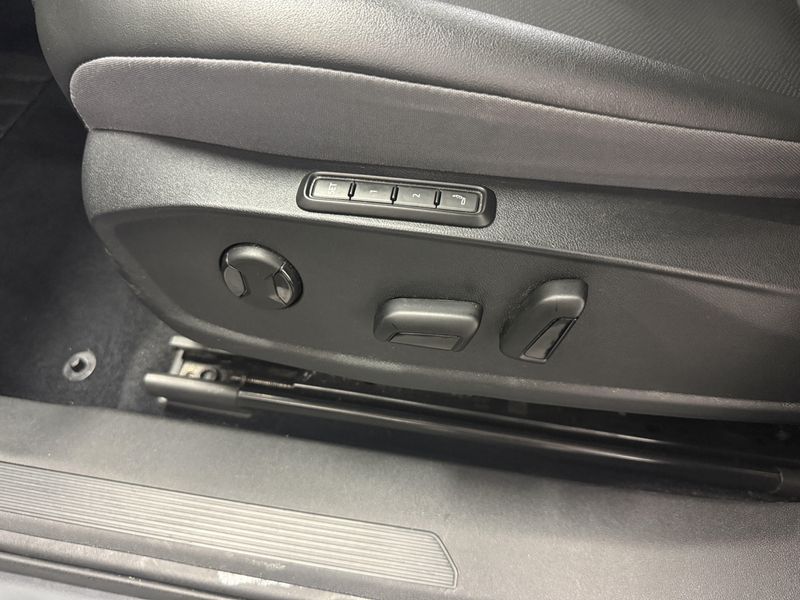 Used 2023 Volkswagen ID.4 S w/Glass RoofImage 5