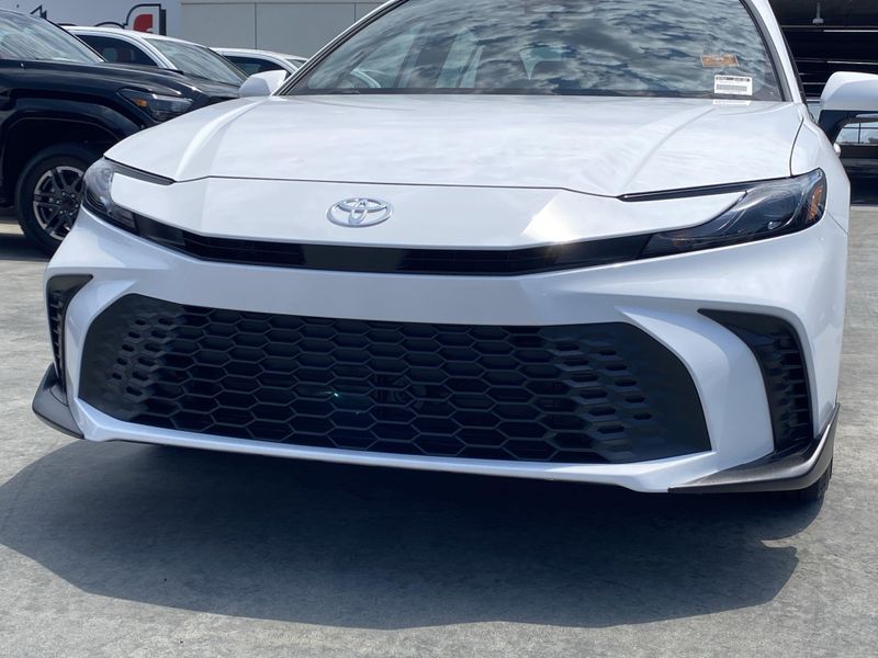 New 2025 Toyota Camry SEImage 7