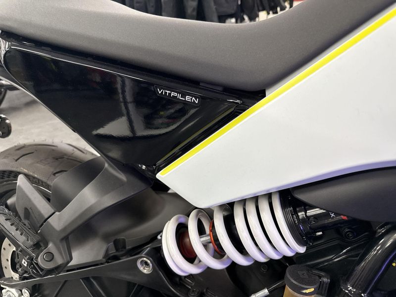 New 2024 Husqvarna VITPILEN 401 Image 11