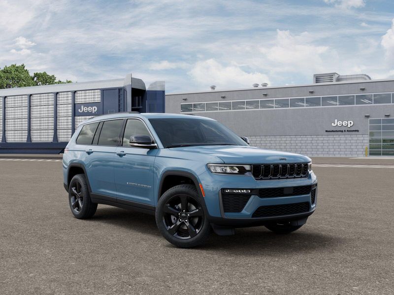 New 2026 Jeep Grand Cherokee L Limited 4x4Image 3