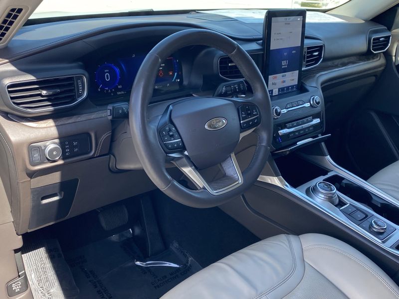 2020 Ford Explorer PlatinumImage 18