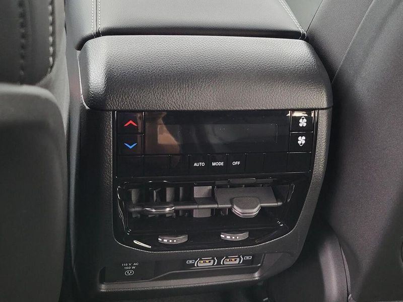 2025 Jeep Grand Cherokee L Altitude X 4x4Image 28