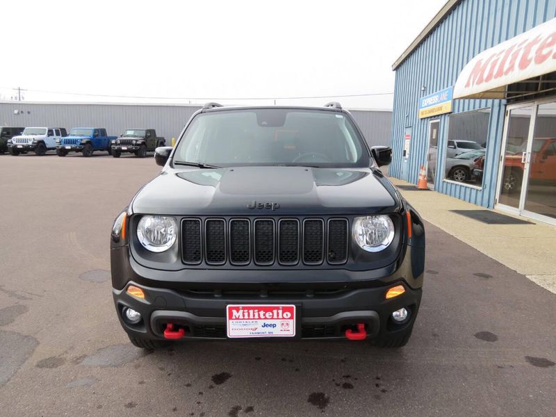 2023 Jeep Renegade Trailhawk 4x4 4dr SUVImage 4