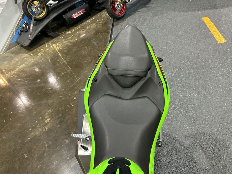 2024 Kawasaki NINJA 500 KRT EDITION SE ABS  in a LIME GREEN/EBONY exterior color. Del Amo Motorsports of Redondo Beach (424) 390-7811 delamomotorsports.com 