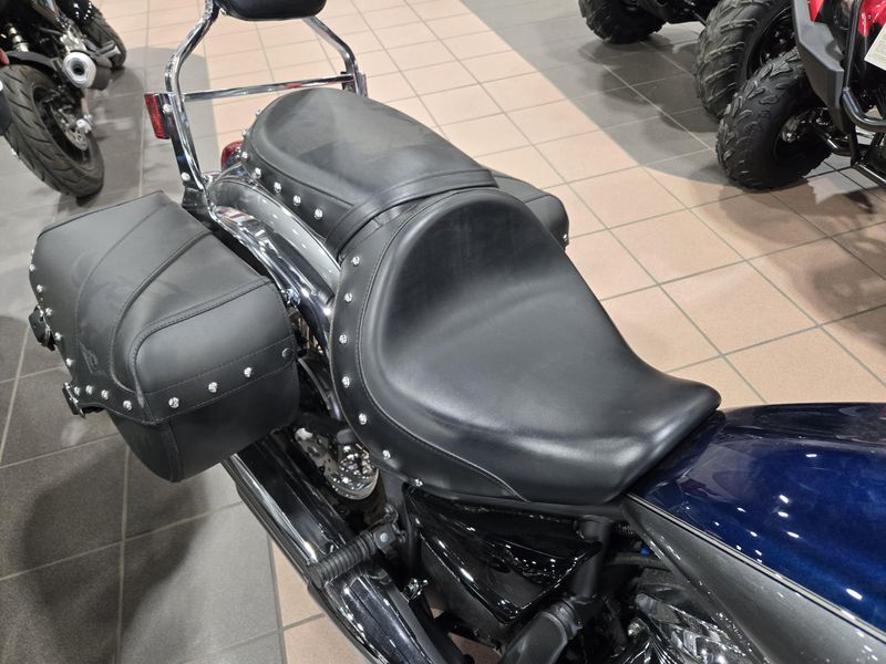 New 2025 Kawasaki VULCAN 900 CLASSIC LT METALLIC GRAPHITE GRAY AND METALLIC CARBON GRAY Image 9