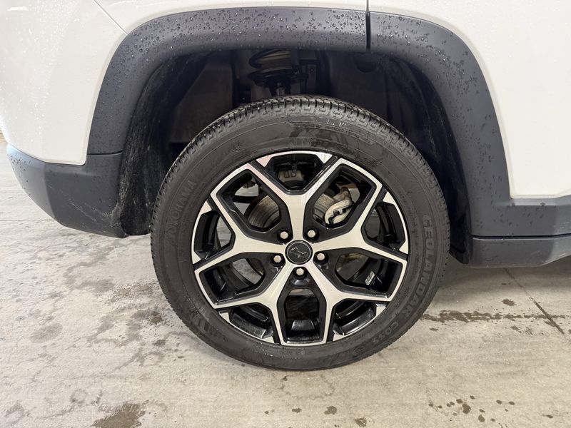 Used 2025 Jeep Compass LimitedImage 7