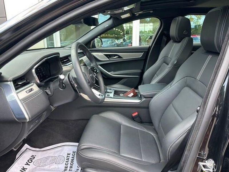 2024 Jaguar XF R-Dynamic SE