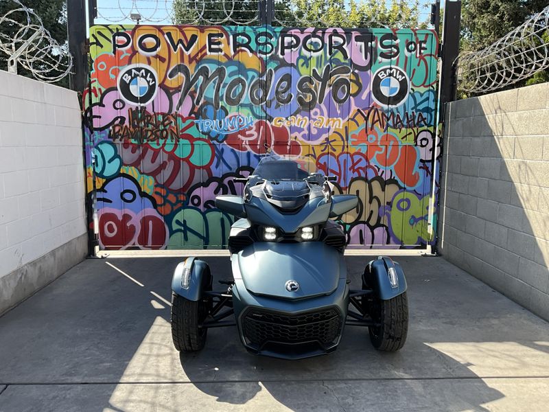 New 2025 Can-Am SPYDER F3 LIMITED Image 2