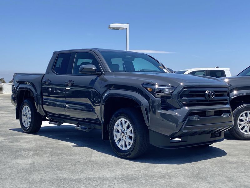 New 2025 Toyota Tacoma SR5Image 2