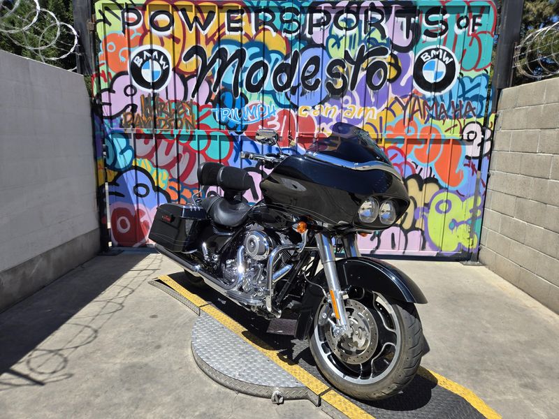 Used 2010 HARLEY ROAD GLIDE CUSTOM Image 3
