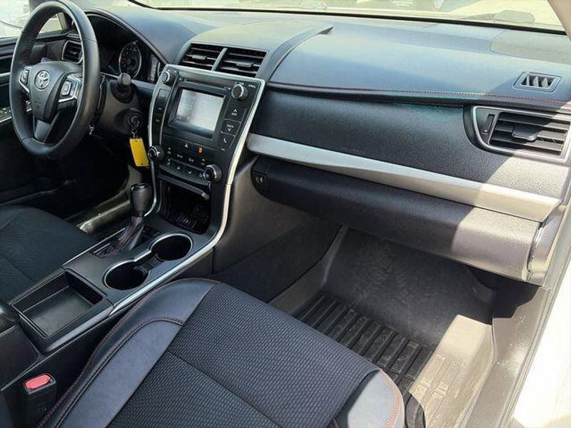 Used 2017 Toyota Camry XLEImage 13