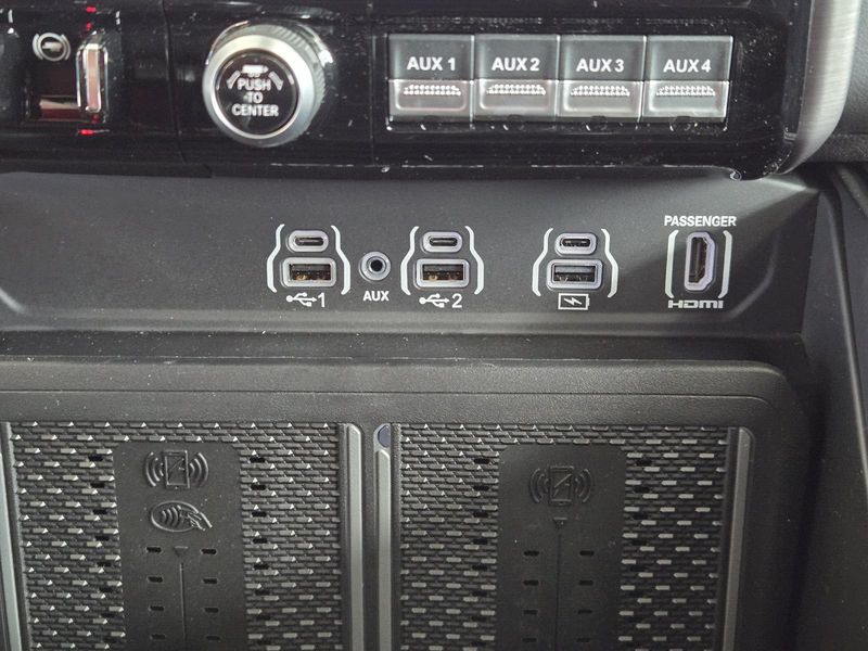 New 2026 RAM 1500 Rho Crew Cab 4x4 5'7' Box