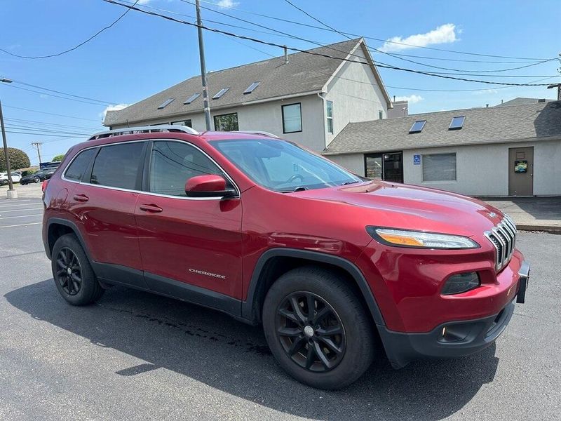 2017 Jeep Cherokee LatitudeImage 1