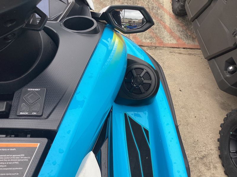 2023 Yamaha FX CRUISER HO WITH AUDIO SYSTEM CYAN WITH LIME YELLOW Image 2