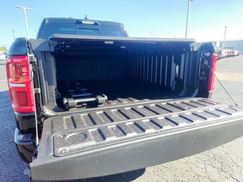 New 2027 RAM 1500 Limited Crew Cab 4x4 5'7' Box