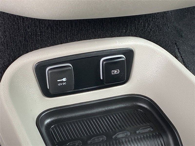 2021 Chrysler Pacifica Touring LImage 23
