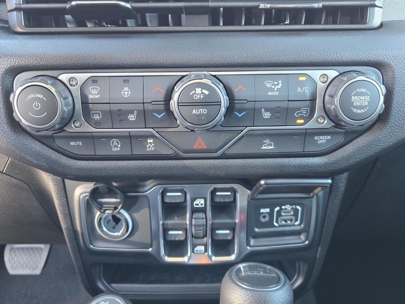New 2026 Jeep Gladiator Sport S 4x4