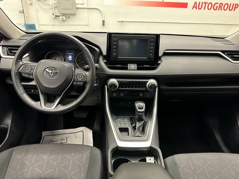 2019 Toyota RAV4 XLEImage 27