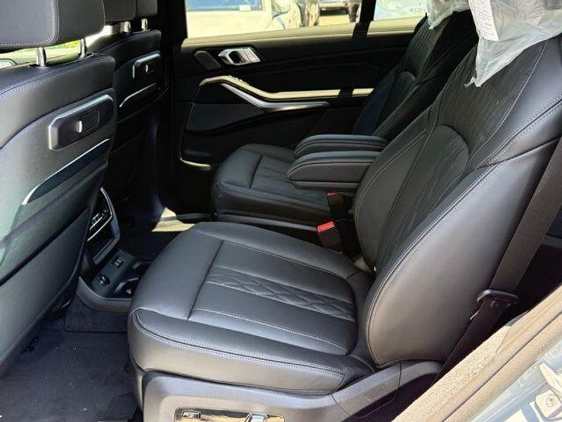 New 2027 BMW X7 M60iImage 29