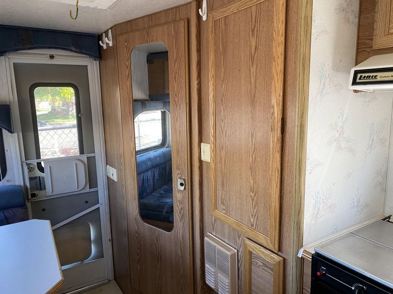 1994 LANCE 880 CAMPER Image 13