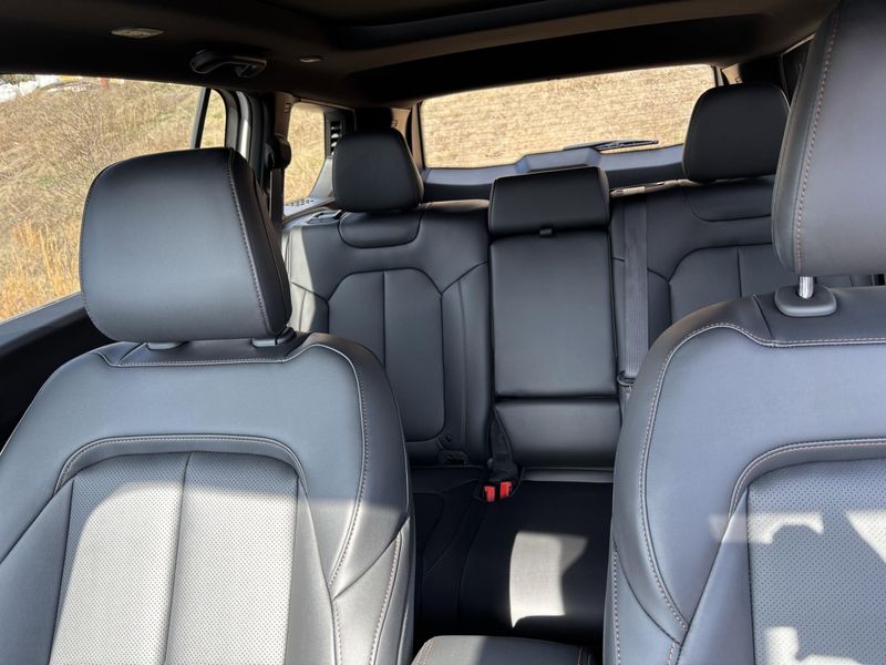 New 2026 Jeep Cherokee Limited 4x4Image 38