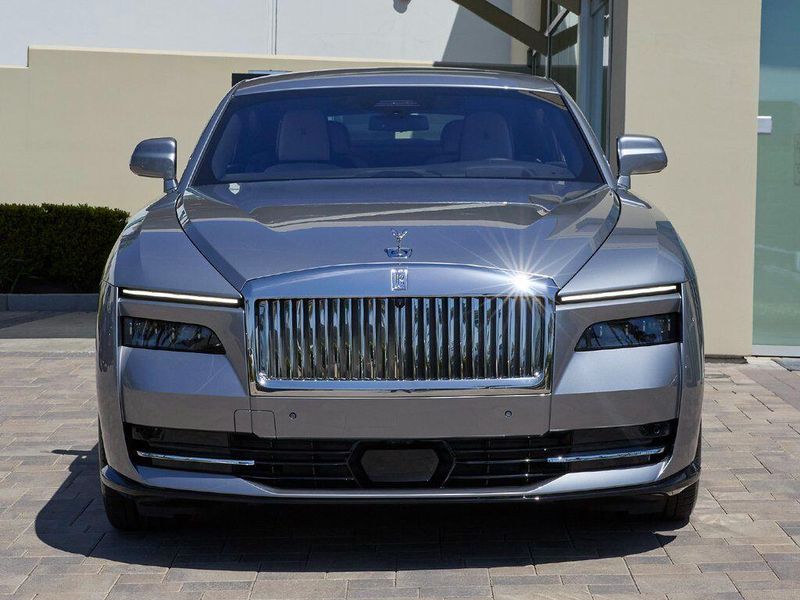 New 2025 Rolls-Royce Spectre Image 6