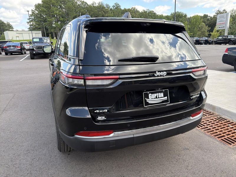 Used 2024 Jeep Grand Cherokee LimitedImage 14