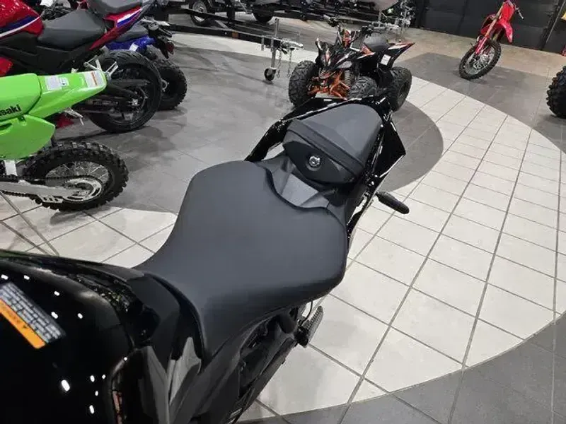 NEW 2026 YAMAHA YZFR7 Image 9