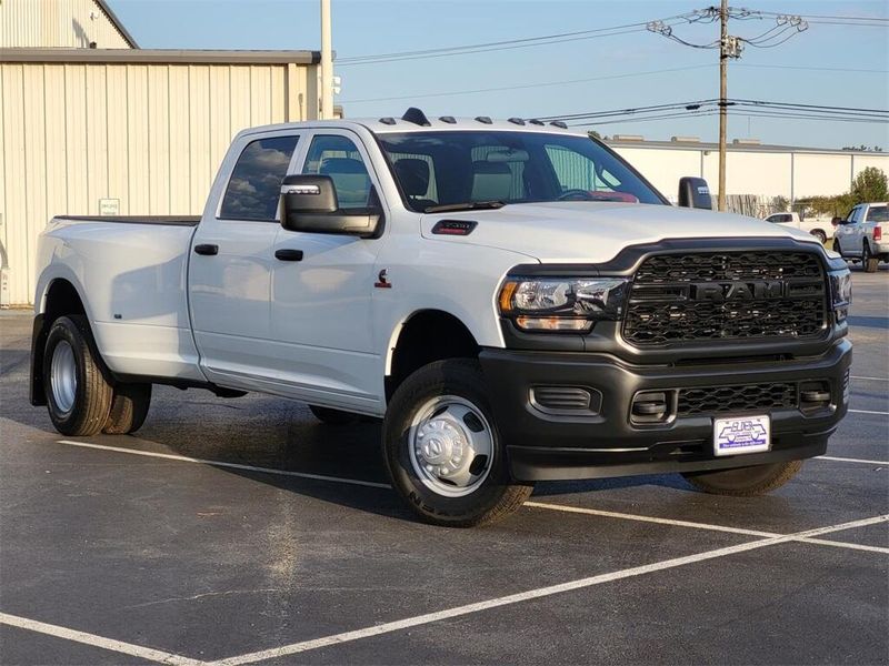 2024 RAM 3500 Tradesman Crew Cab 4x4 8