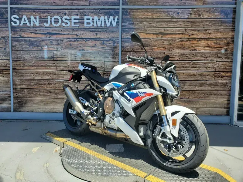 2024 BMW S 1000 RImage 3