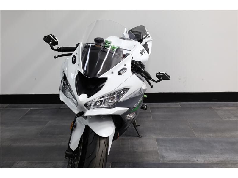 2021 Kawasaki Ninja ZX-6RImage 2