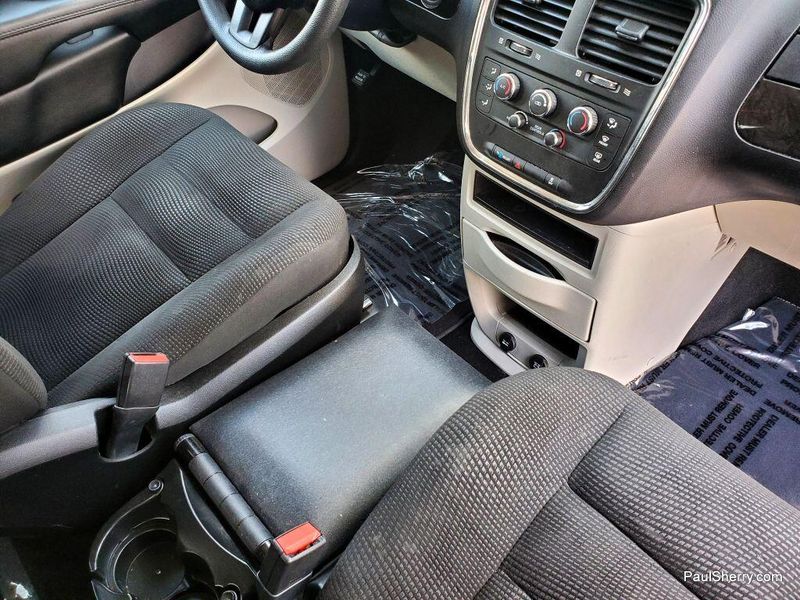 Used 2020 Dodge Grand Caravan SEImage 33