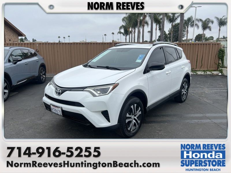 2016 Toyota RAV4 LEImage 1