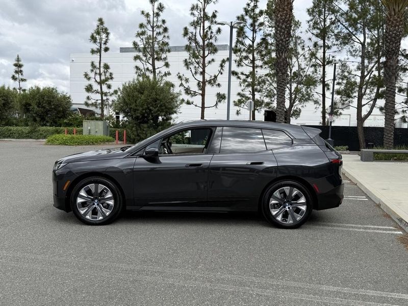 2025 BMW iX xDrive50Image 9
