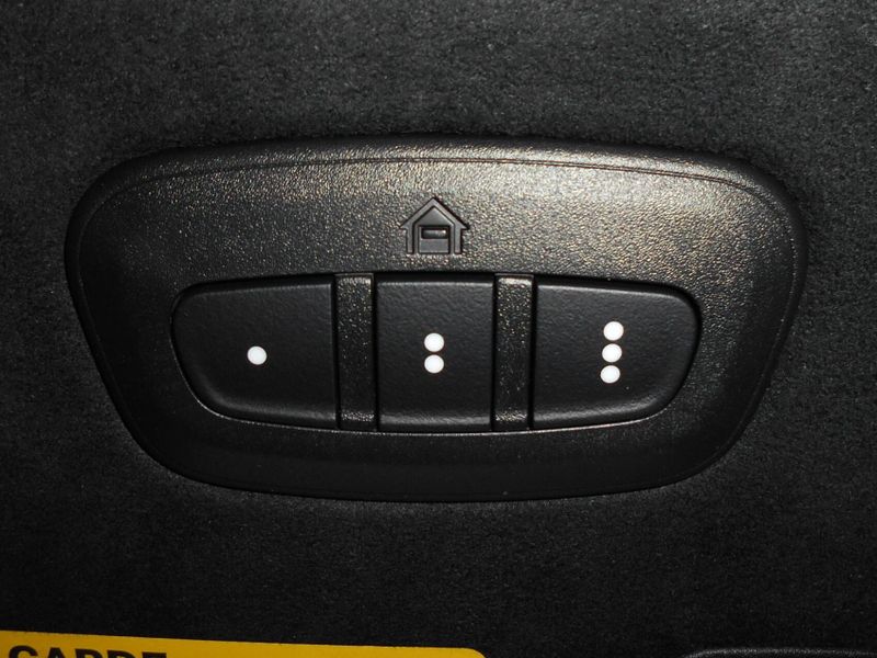 New 2025 Jeep Grand Cherokee Summit Reserve 4x4Image 19