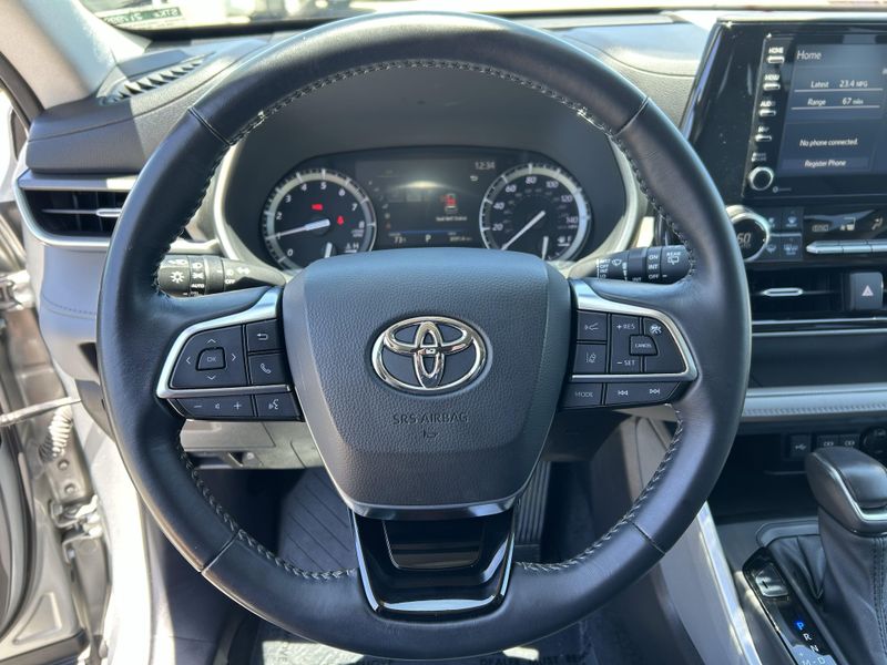 Used 2021 Toyota Highlander XLEImage 28