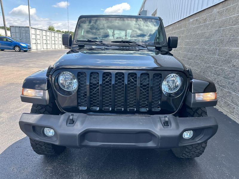 2021 Jeep Gladiator Willys photo 4