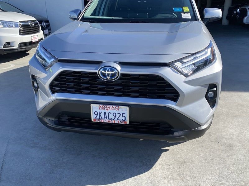 2024 Toyota RAV4 XLE PremiumImage 8