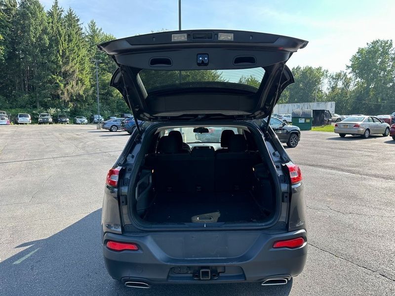 2015 Jeep Cherokee LatitudeImage 16