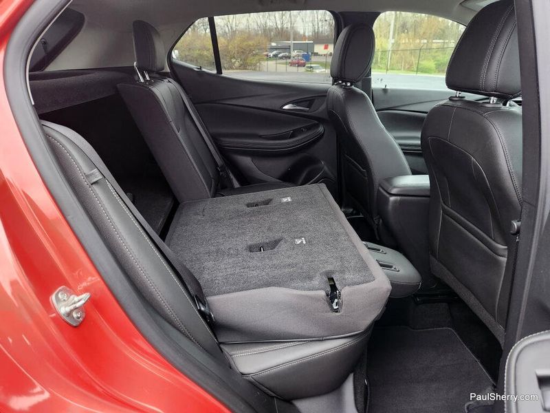 2024 Buick Encore GX Sport Touring photo 2