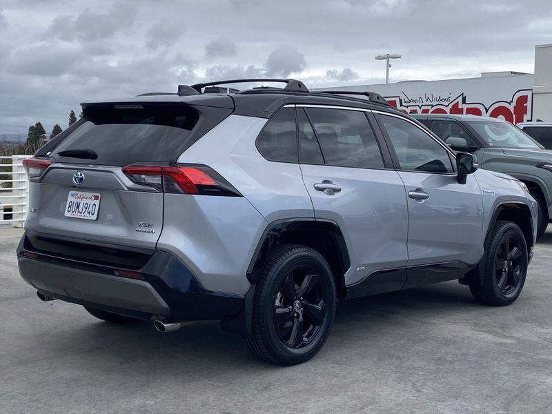 2021 Toyota RAV4 XSEImage 4