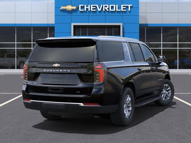 2025 Chevrolet Suburban LTImage 4