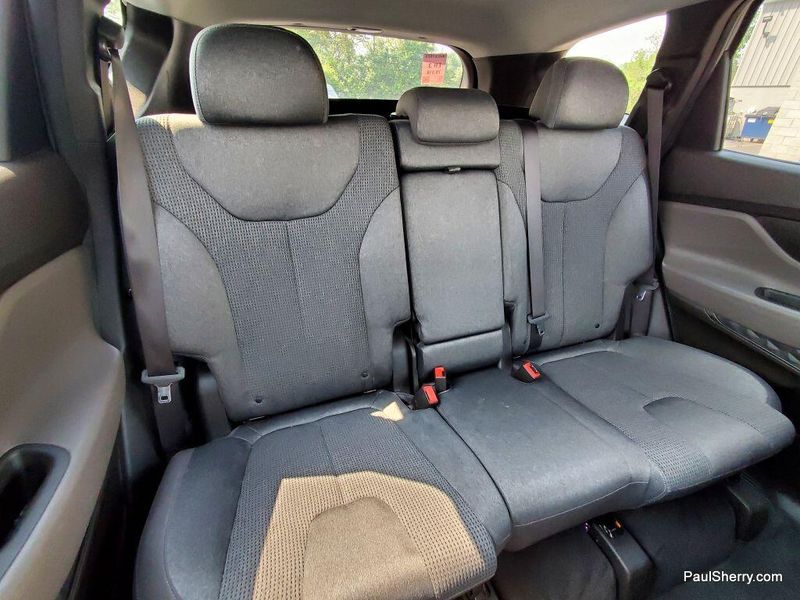 2019 Hyundai Santa Fe SELImage 4