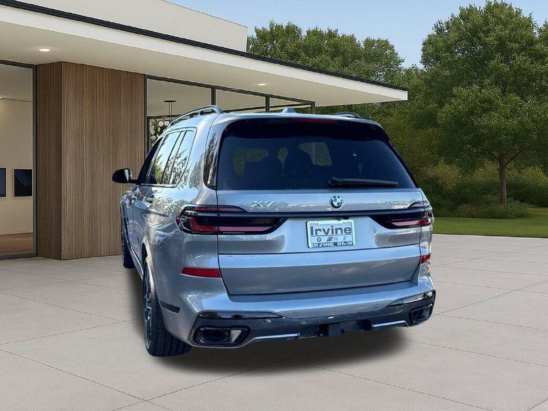New 2027 BMW X7 xDrive40iImage 11