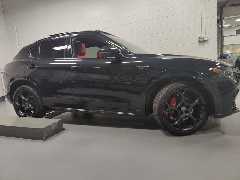 2024 Alfa Romeo Stelvio Veloce Premium AWD w/Activ AsstImage 3
