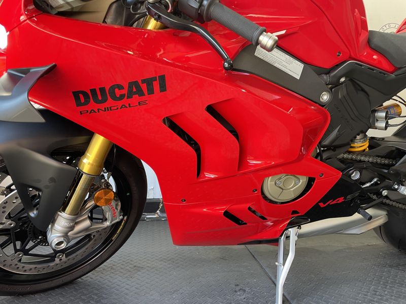 2024 Ducati PANIGALE V4S