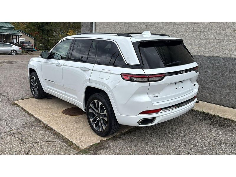 Used 2022 Jeep Grand Cherokee OverlandImage 3