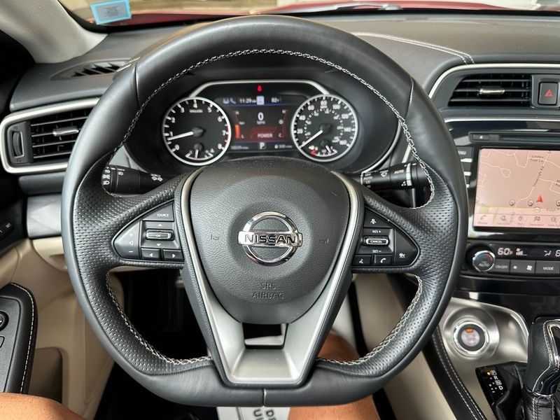 2021 Nissan Maxima PlatinumImage 2